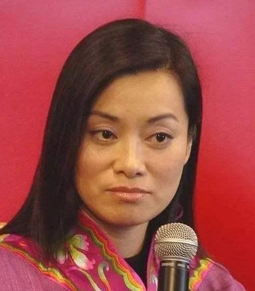深度剖析:特寫訪談勾勒毛阿敏結(jié)過幾次婚的情感軌跡與人生選擇