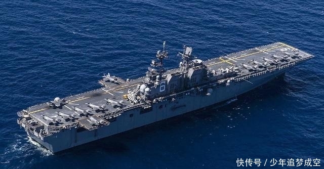 甲板上的時光回響:超日王號甲板與兩位工程師的跨時代對話