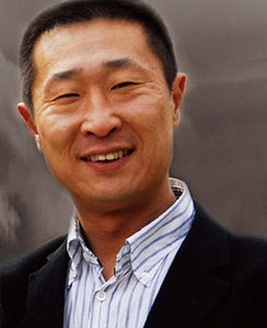 圍繞“林永健年輕時(shí)的照片”的時(shí)空對(duì)話:一場(chǎng)舊影與認(rèn)知的奇遇