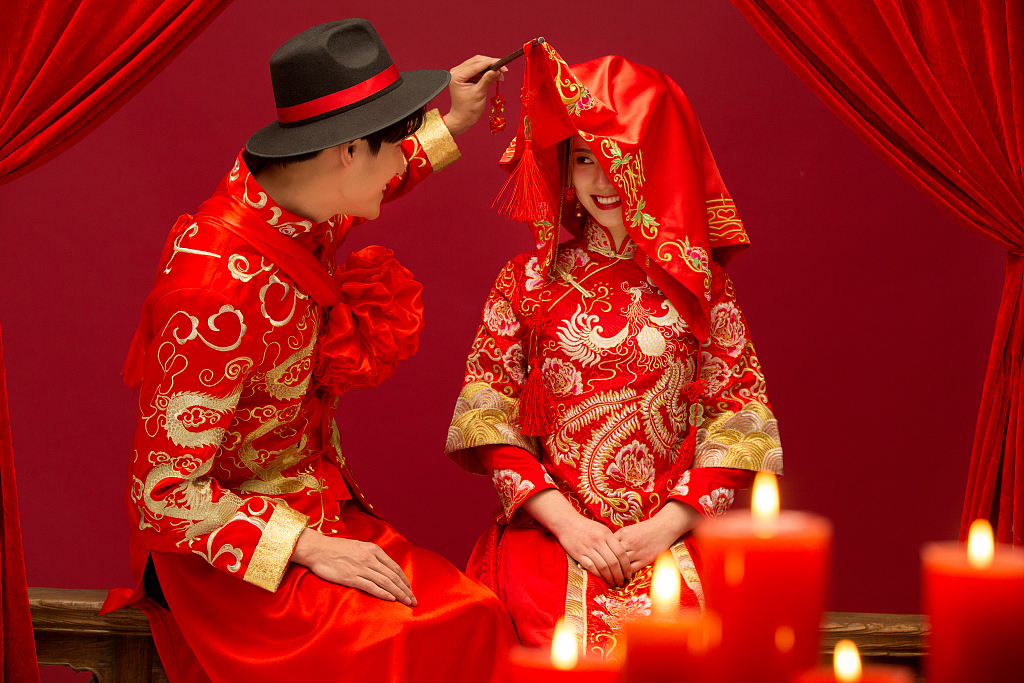 精讀結(jié)婚照證件照要求著裝:全方位解析與超實用搭配指南