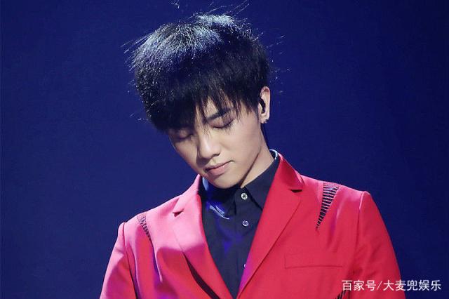 迷霧探尋：華晨宇有女朋友嗎？一場關(guān)于偶像隱私的奇遇對話
