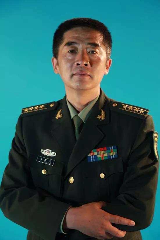 杜文龍晉升為少將:深度解析其軍事生涯與中國防務(wù)話語權(quán)