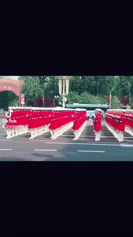 跨文化視野下的巾幗風(fēng)采：外國(guó)游客眼中的中國(guó)人民解放軍儀仗隊(duì)女兵奇遇
