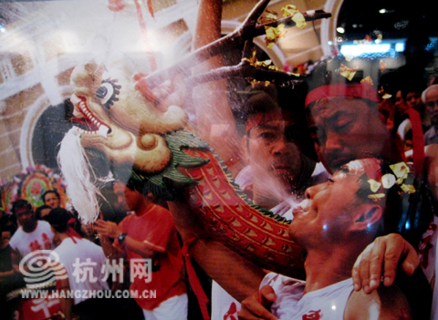 澳門大三巴一肖二肖深度解析：探秘其文化內涵與熱門討論