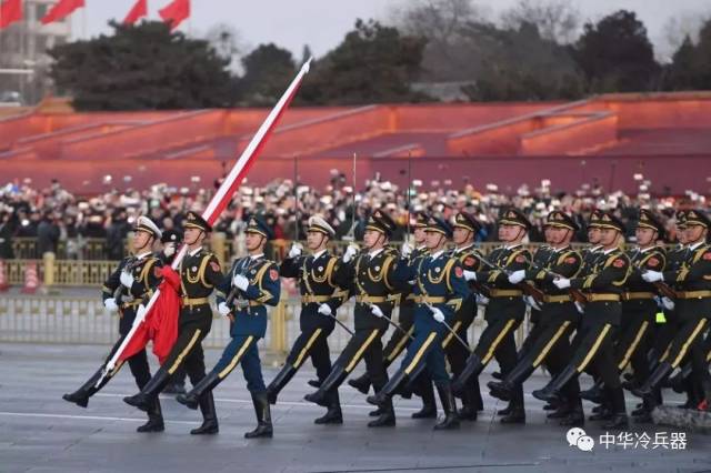 中國人民解放軍儀仗隊(duì)和女兵:深度解析背后的榮耀與堅(jiān)韌