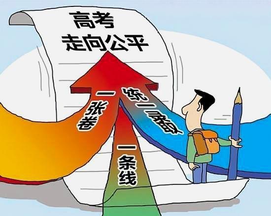 新澳王中王資料大全爭議風(fēng)暴:數(shù)據(jù)聚合體如何引發(fā)社會博弈與輿論反思