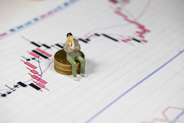 2025新澳天天開(kāi)好彩：一場(chǎng)社會(huì)熱點(diǎn)下的多維博弈與深度爭(zhēng)議