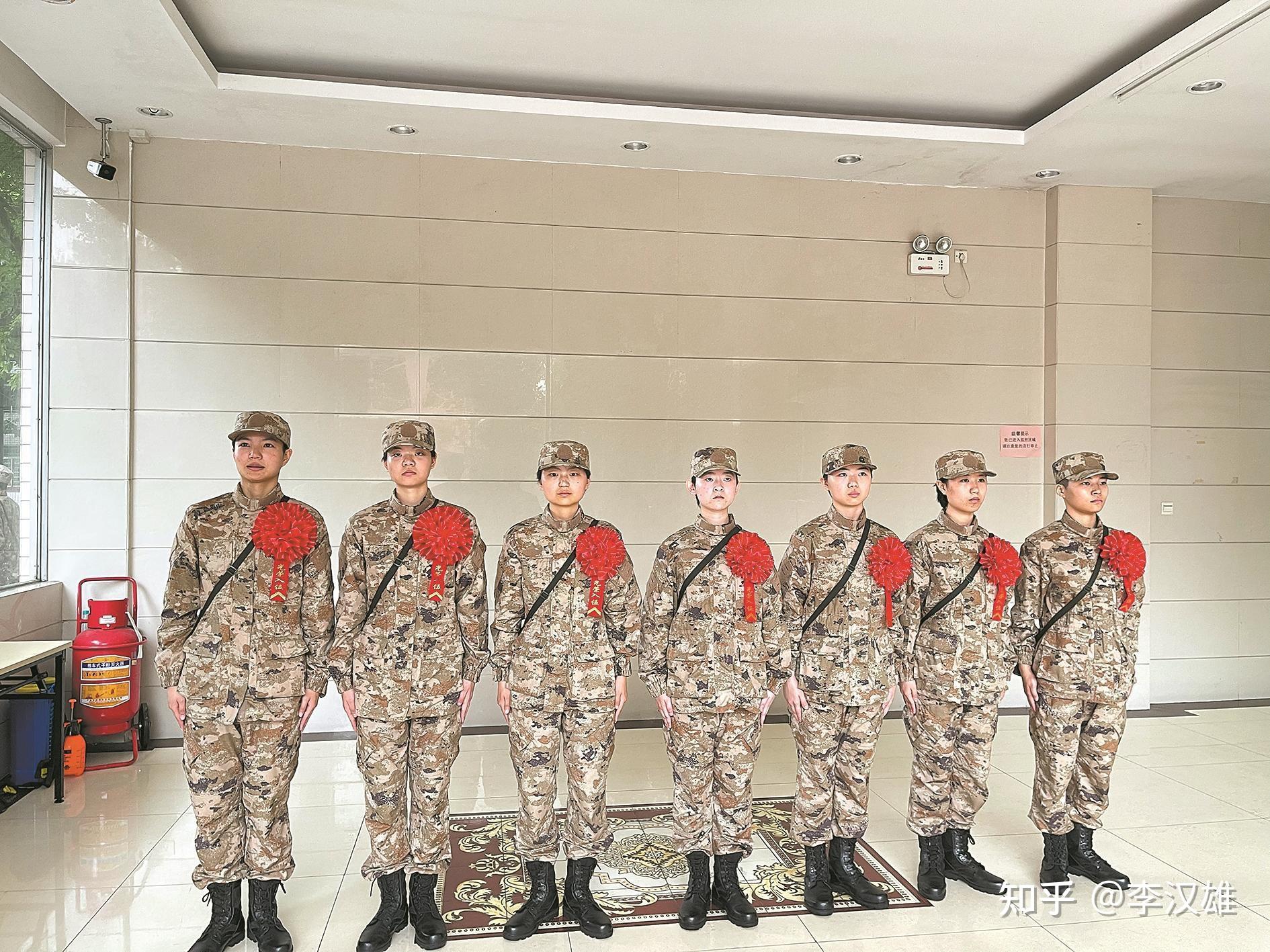 時光回廊里的鏗鏘玫瑰：中國人民解放軍三軍儀仗隊女兵的幕后故事