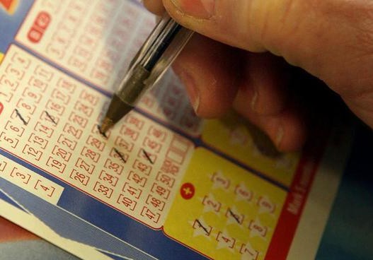 2025新澳天天彩免費(fèi)大全：理性獲取與價(jià)值深度解析