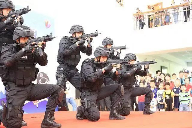 穿越迷霧:一次關(guān)于中國(guó)人民武裝警察部隊(duì)特種警察學(xué)院姜國(guó)營(yíng)院長(zhǎng)的深層對(duì)話