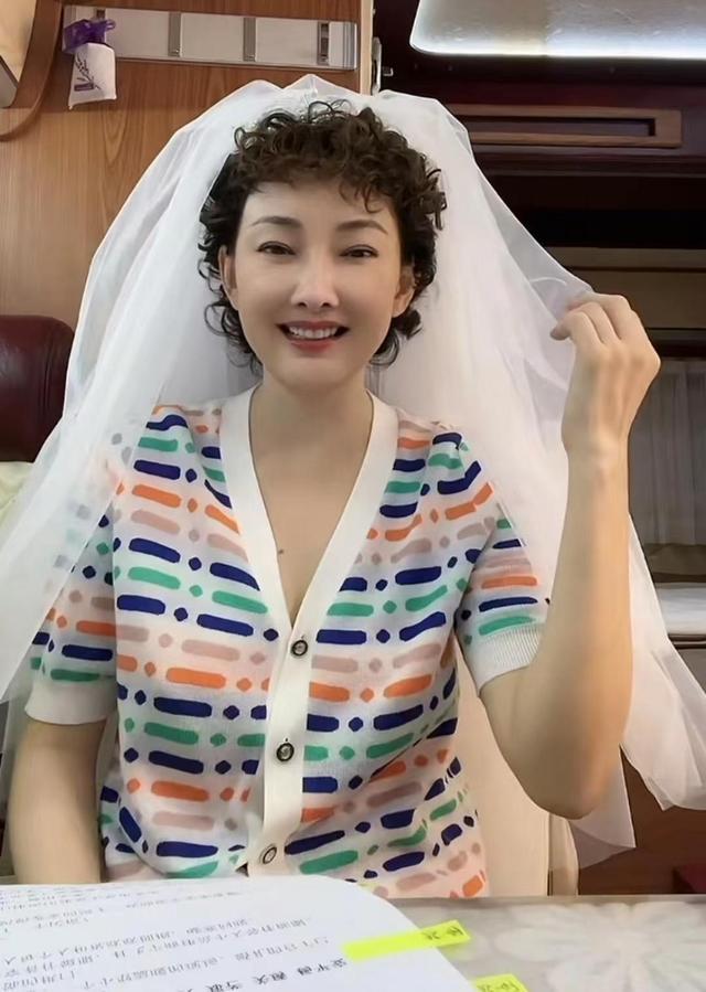深度解析：演員牛莉是哪年出生的？探究其藝術(shù)人生與年齡的關(guān)聯(lián)