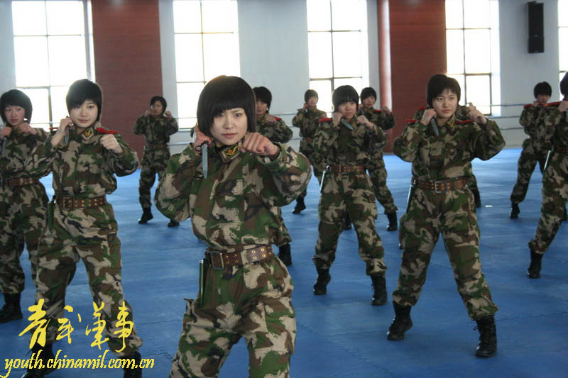 咖啡館奇遇:深度探尋中國(guó)人民武裝警察部隊(duì)特種警察學(xué)院的軍警身份迷思