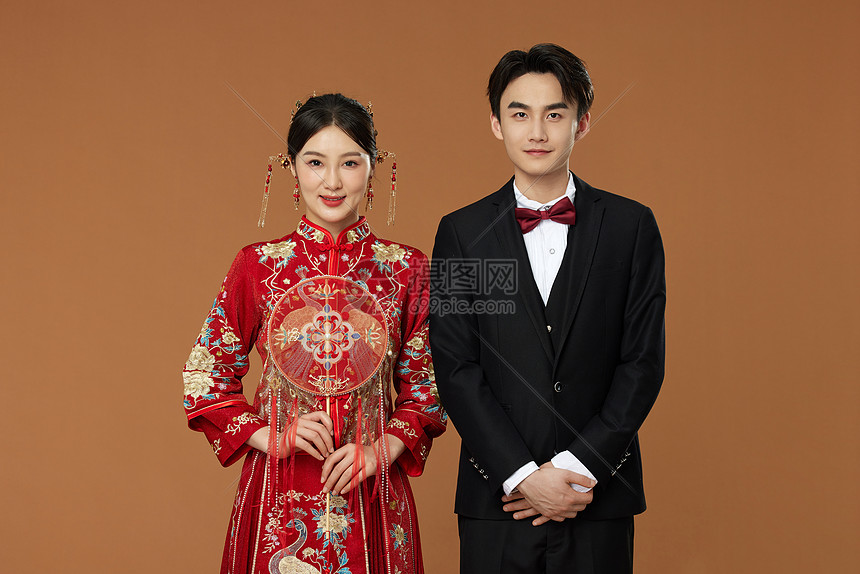 結(jié)婚照男女位置全攻略：傳統(tǒng)、現(xiàn)代與個性化站位深度解析