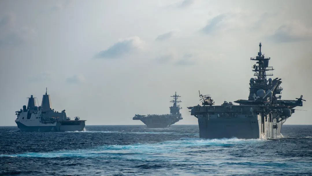 南海波瀾:美空軍2架轟炸機(jī)繞行南海一圈的深度特寫(xiě)與場(chǎng)景聚合分析